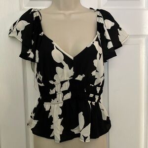 NWOT WOMENS TOP